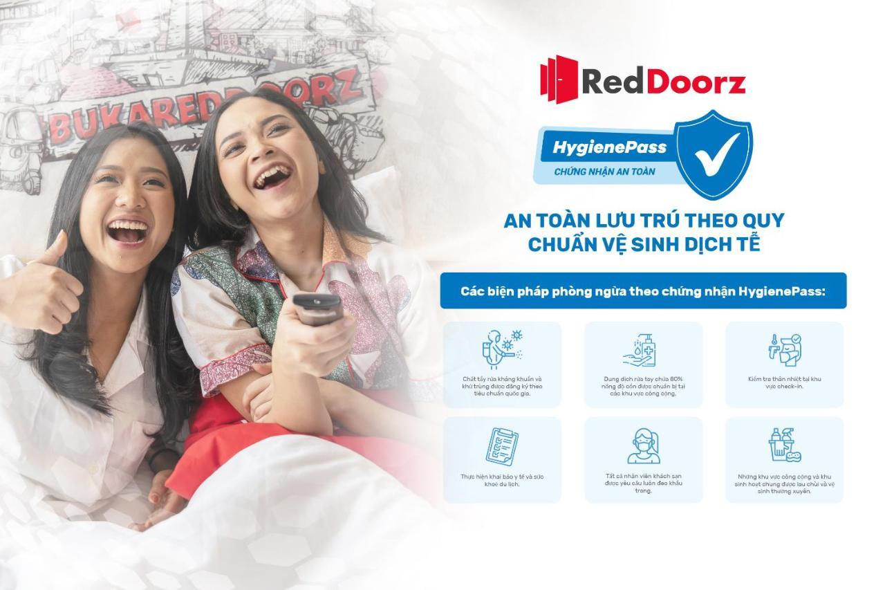 Reddoorz Near Tan Huong Market Хошимин Экстерьер фото