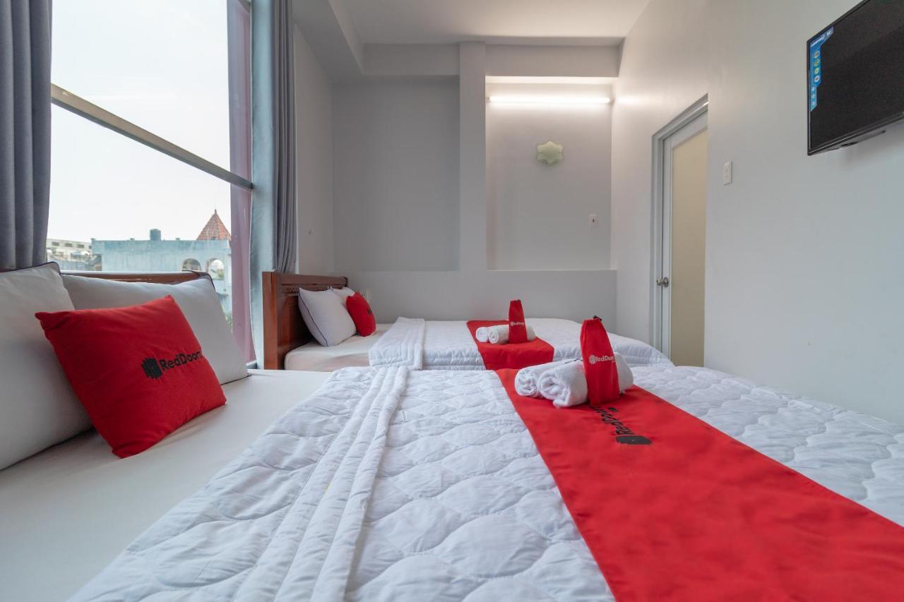 Reddoorz Near Tan Huong Market Хошимин Экстерьер фото